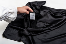 Load image into Gallery viewer, Oxford Mulberry Silk Pillowcase: Black - Artem Luxe